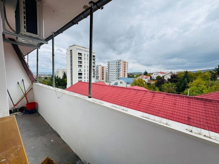 Apartament cu 4 camere semidecomandat, mobilat în Gheorgheni