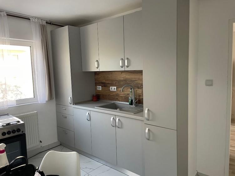 Apartament cu 2 camere decomandat, mobilat în Dumbrava 2