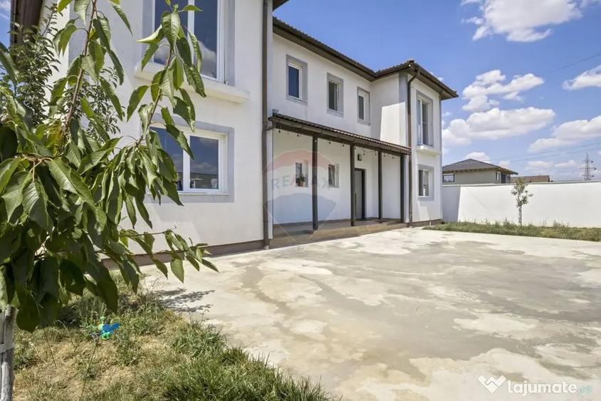 Casă cu 7 camere cu Teren 491 Mp în Vladimirescu