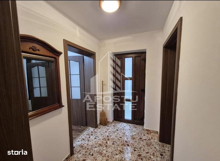 Apartament cu 2 camere semidecomandat în Traian
