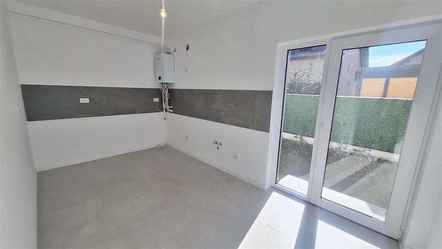 Duplex cu 4 camere cu Canalizare în Valea Lupului