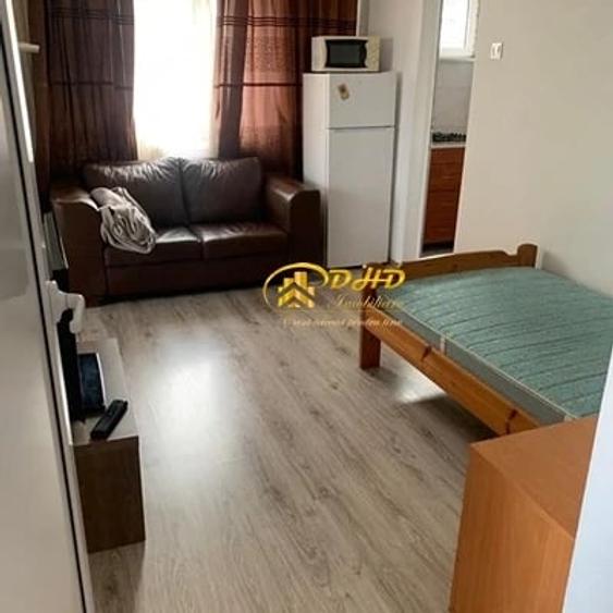 Apartament cu 3 camere nedecomandat în Tătărași