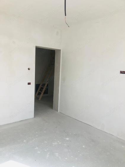 Casă cu 3 camere în Giroc