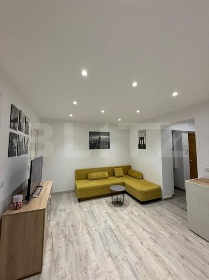 Apartament cu 3 camere semidecomandat, mobilat în Ultracentral