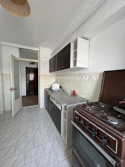 Apartament cu 2 camere decomandat, mobilat în Sud