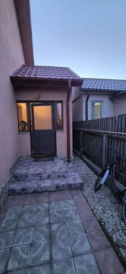 Casă cu Teren 400 Mp în Lumina