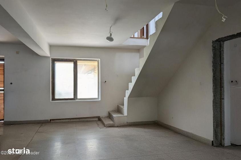 Casă cu 4 camere în Valea Mare