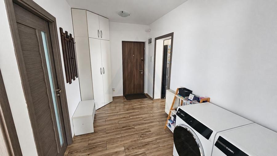 Apartament cu 3 camere decomandat, mobilat în Exterior Sud