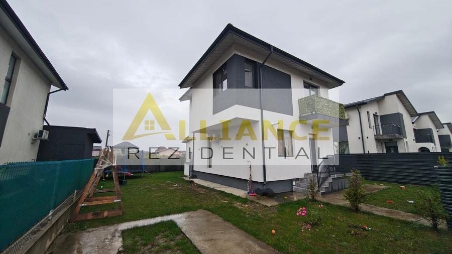Casă individuală cu 4 camere cu Canalizare în Berceni