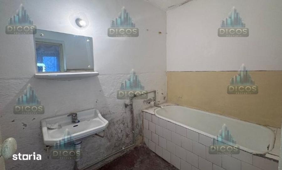 Casă cu 3 camere cu Canalizare în Central