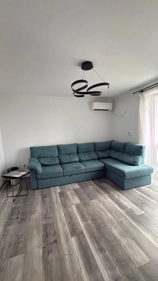 Apartament cu 3 camere semidecomandat în Giroc