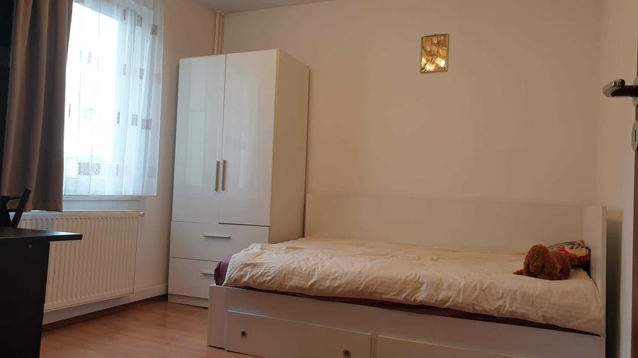 Apartament cu 3 camere decomandat în Rahova
