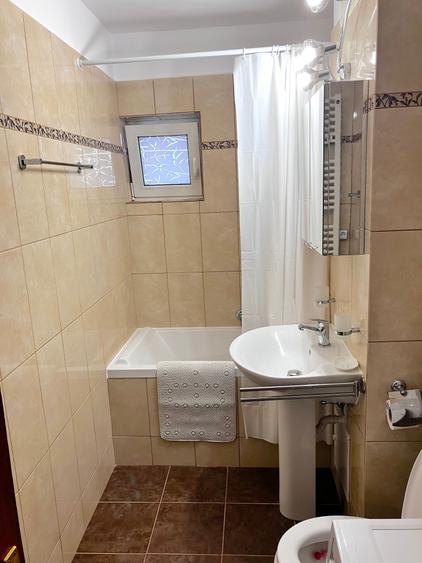 Apartament cu 3 camere decomandat în Aviatorilor
