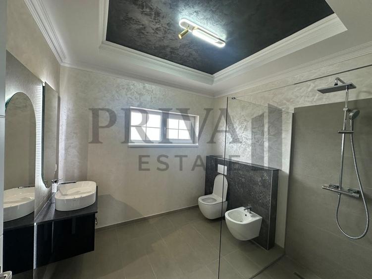 Duplex cu 5 camere cu Canalizare în Chișoda