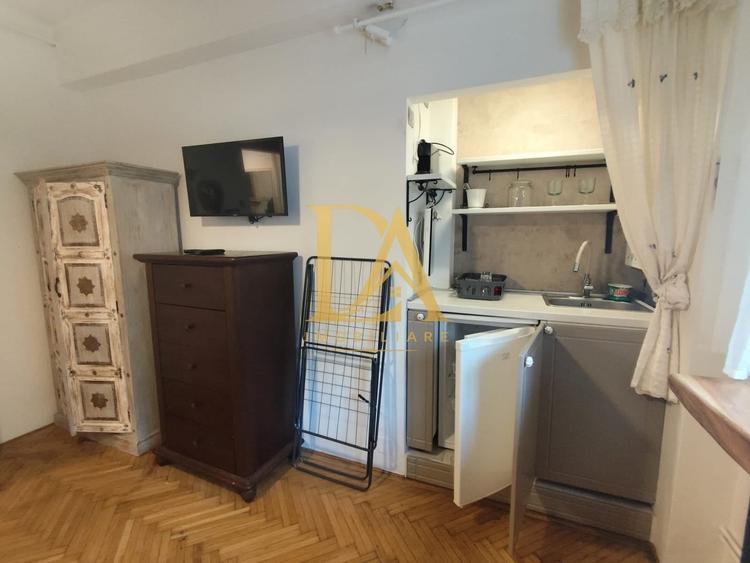 Garsonieră decomandată în Cișmigiu
