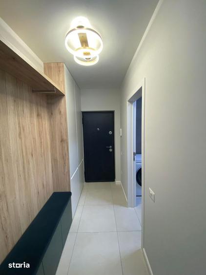 Apartament cu 3 camere semidecomandat în Micro 16