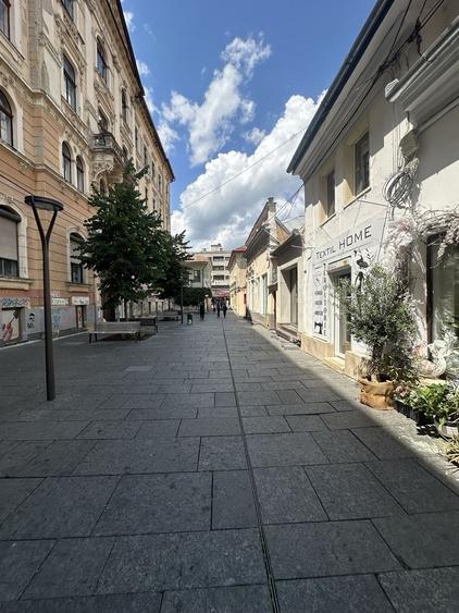 Inchiriez Spatiu comercial ultracentral acces vad pietonal la curte - 2