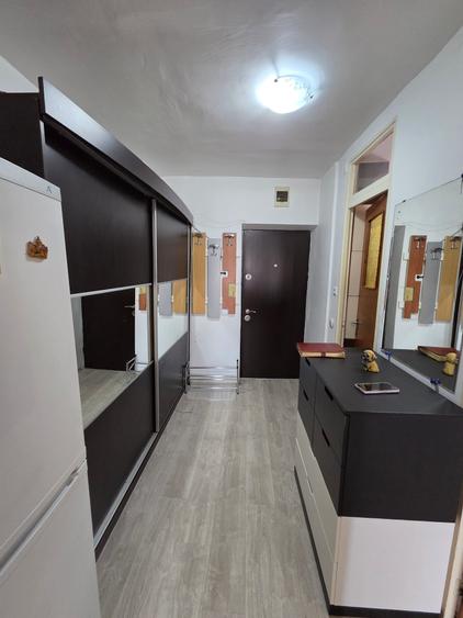 Garsonieră decomandată în Mihai Bravu