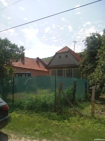 Casă cu 2 camere cu Teren 1068 Mp în Central