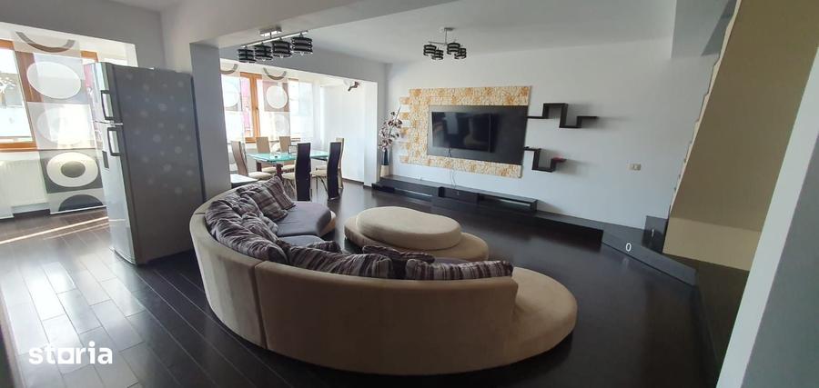 Apartament cu 5 camere în Central