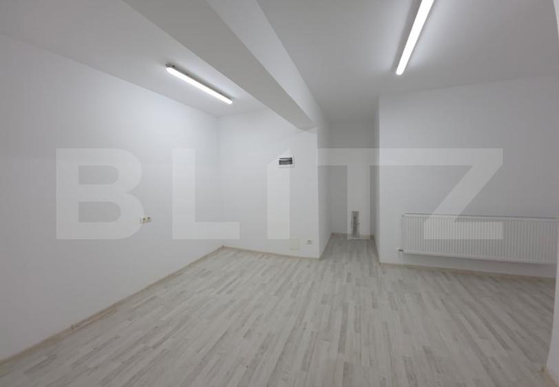 Apartament cu 3 camere decomandat în Independenței