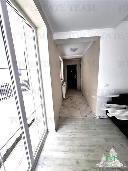 Casă individuală cu 7 camere cu Canalizare în Crevedia