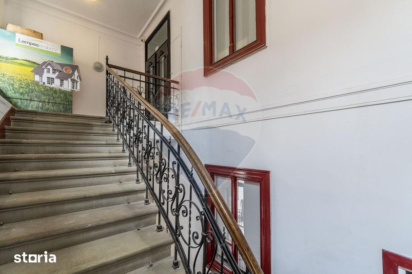 Apartament cu 4 camere în Centrul Istoric