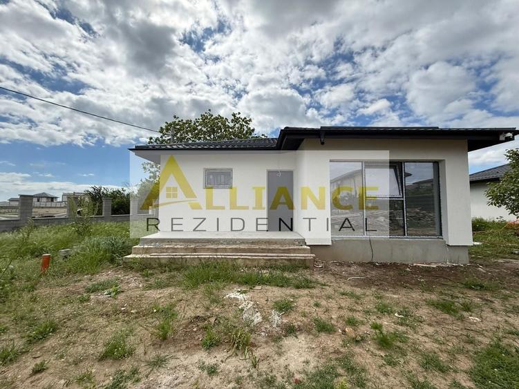Casă individuală cu 3 camere cu Canalizare în Berceni
