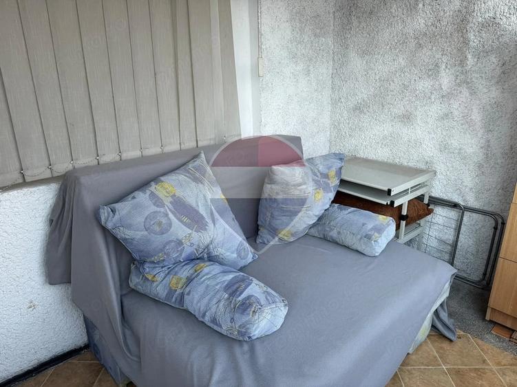 Apartament cu 3 camere decomandat în Calea București