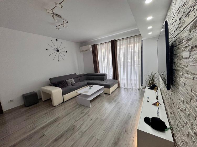 Apartament cu 2 camere semidecomandat, mobilat în Pantelimon