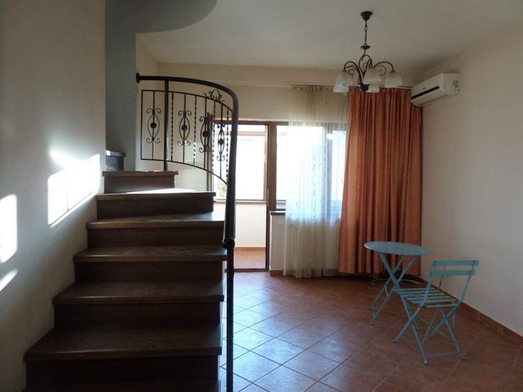 Casă individuală cu 3 camere cu Garaj în Apărătorii Patriei