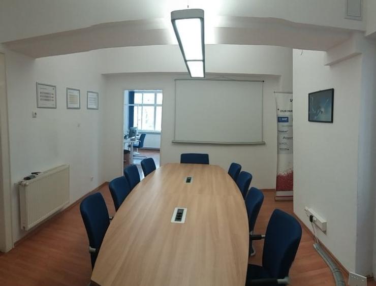 Birou, de 220 mp, în Ultracentral