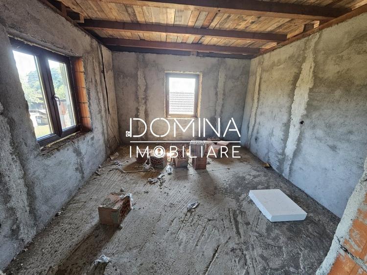 Casă individuală cu 5 camere cu Teren 3317 Mp în Peștișani