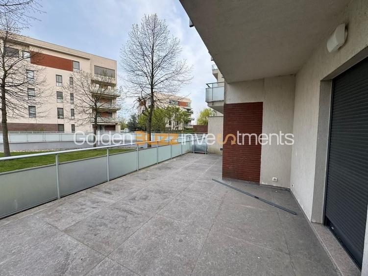 Apartament cu 4 camere decomandat în Băneasa