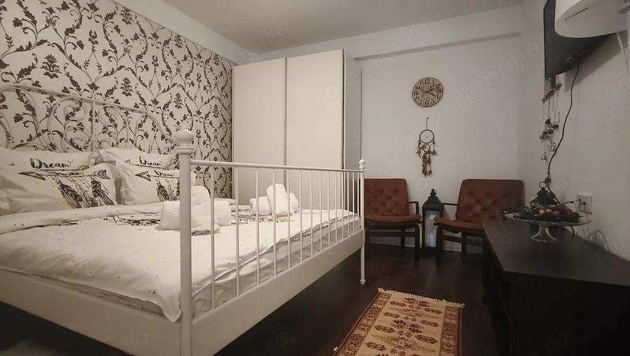 Garsonieră decomandată în Central