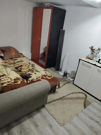 Casă cu 2 camere cu Teren 2880 Mp în Exterior Vest