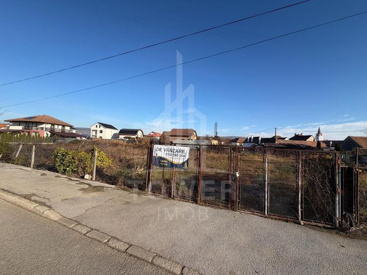 Teren Construcții intravilan de 700 mp, în Cristian