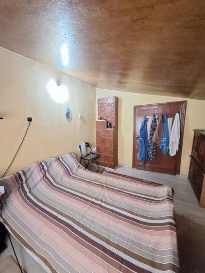 Casă cu 3 camere cu Teren 2420 Mp în Aprozi