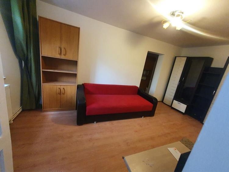 Apartament cu 2 camere decomandat în Podu Roș
