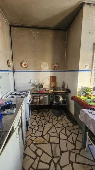 Apartament cu 3 camere semidecomandat în Central