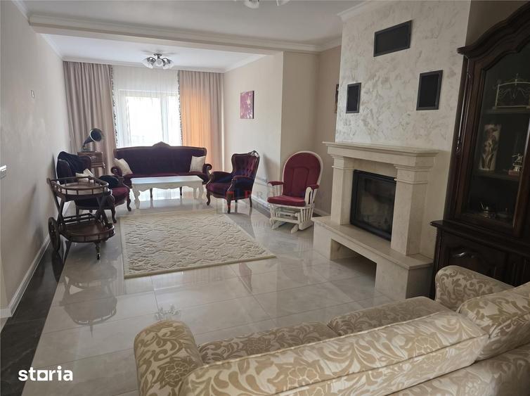 Casă cu 7 camere cu Teren 800 Mp în Șcheia