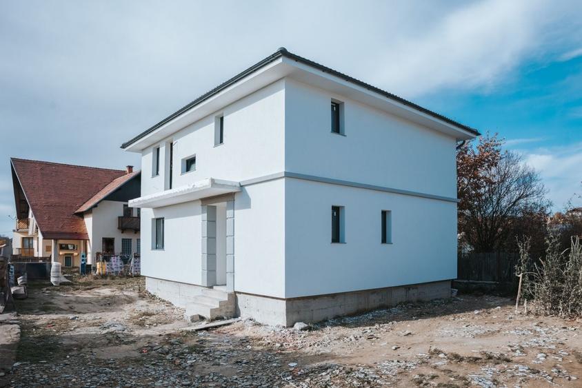 Casă cu 4 camere în Central