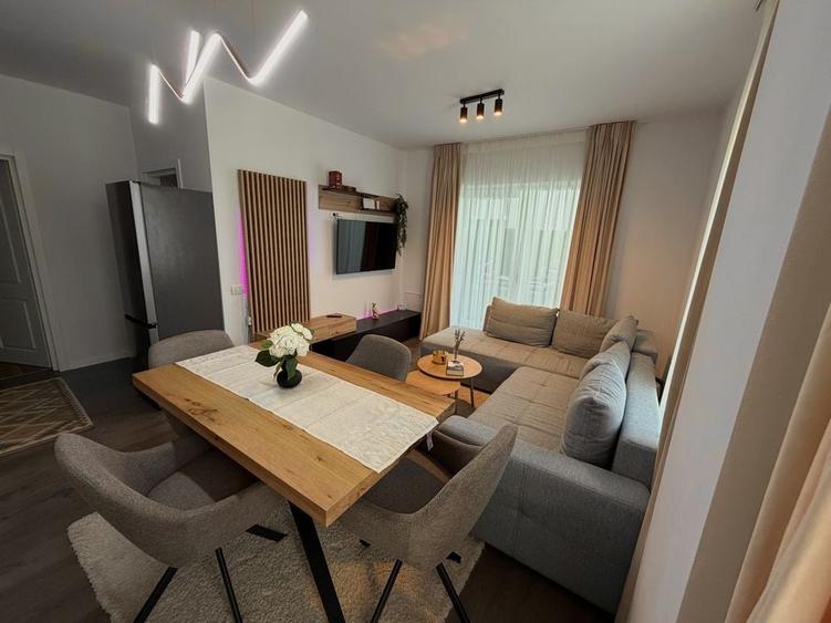 Apartament cu 2 camere decomandat în Exterior Vest
