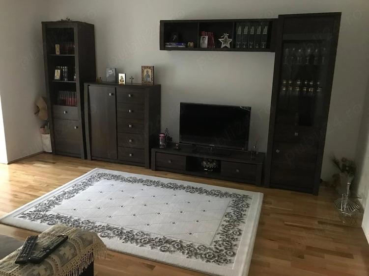 Apartament cu 3 camere decomandat în Aradului