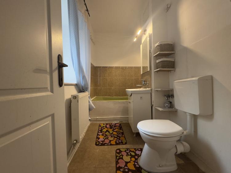 Apartament cu 2 camere semidecomandat, mobilat în Mioriței