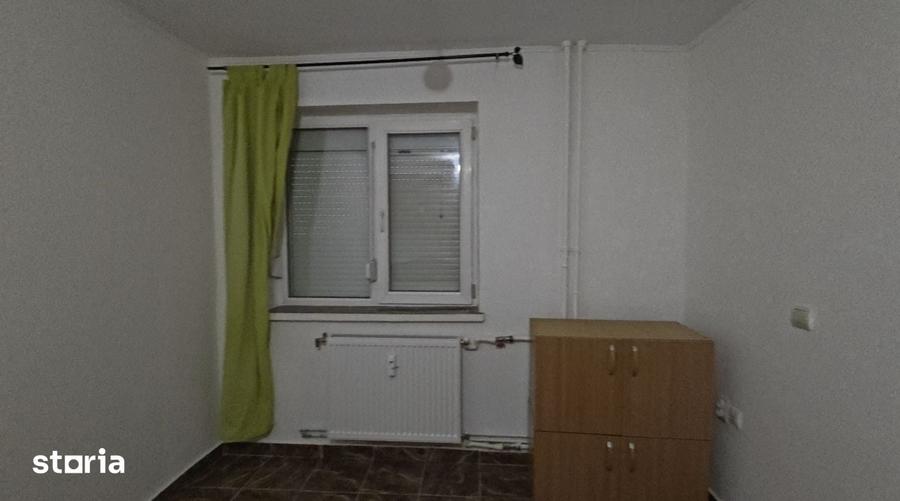 Doua camere, semidecomandat, parter/4, langa Piata din Valea Rosie - 3