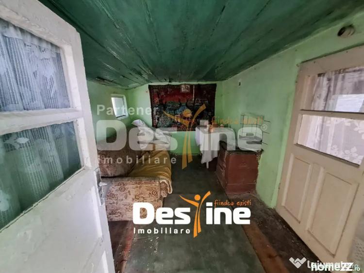 Casă cu 2 camere cu Teren 1250 Mp în Uricani