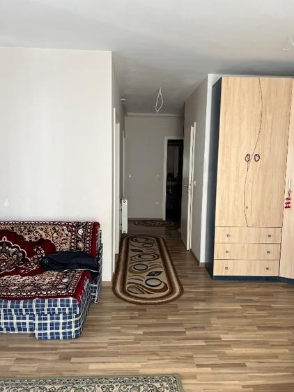 Apartament cu 2 camere decomandat, mobilat în Tractorul