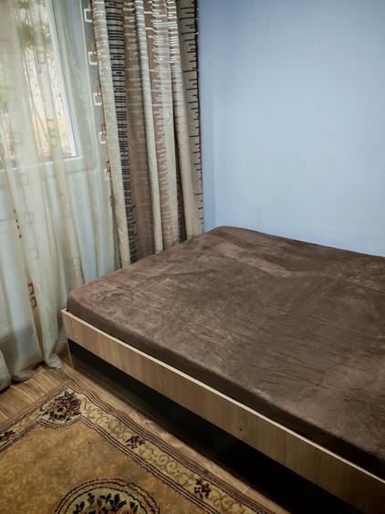 Apartament cu 3 camere decomandat în Exterior Vest