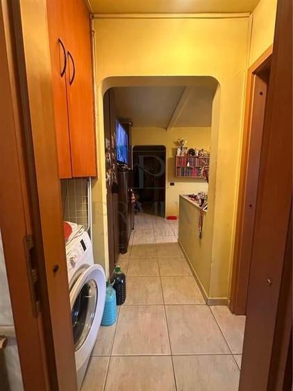 Apartament cu 3 camere decomandat, mobilat în Mircea cel Bătrân